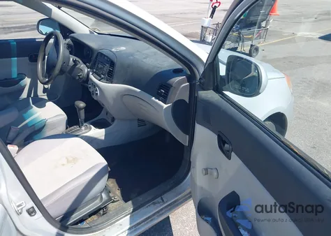 2010 Hyundai Accent Gls z USA, uszkodzony, nr VIN KMHCN4AC2AU415745